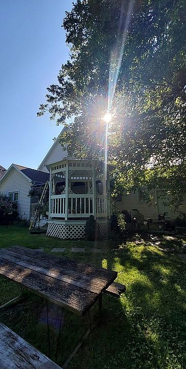 2nd image of 316 Victoria Ct