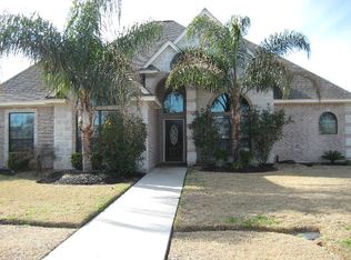 300 Lexington Ave, Clute, TX 77531