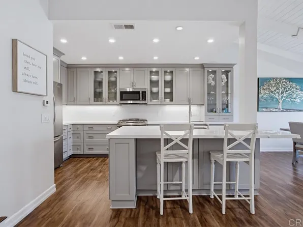 2842 Luciernaga St, Carlsbad, CA 92009