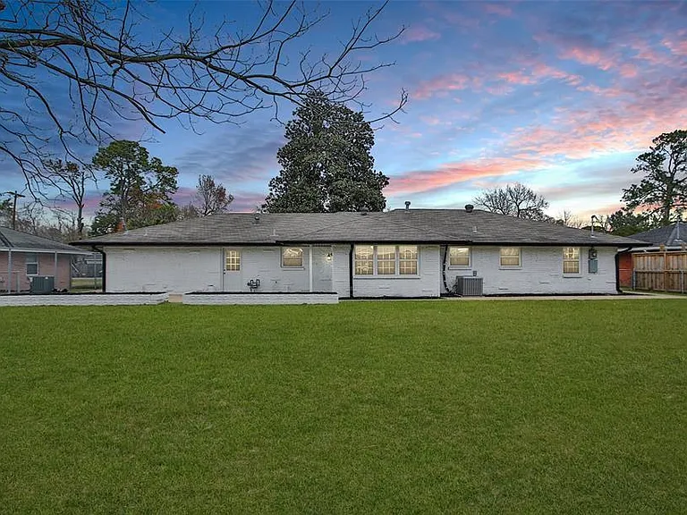8741 Blankenship Dr — Photo 4