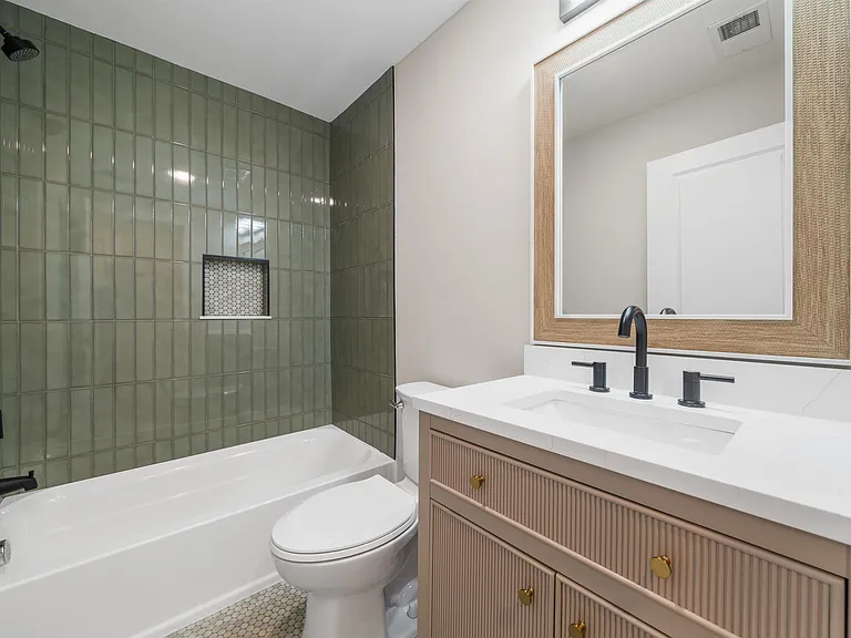 5 Pavonia Ct #2 — Photo 12
