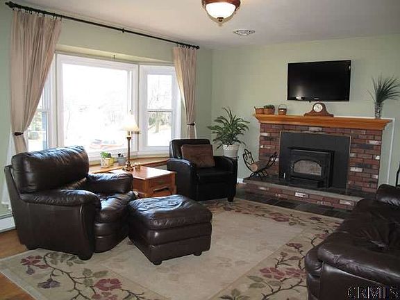 2nd image of 16 Noord Ln