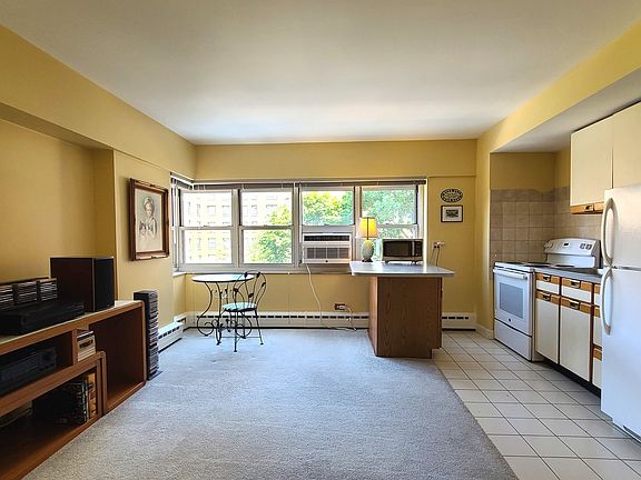 4th image of 4970 N Marine Dr APT 425