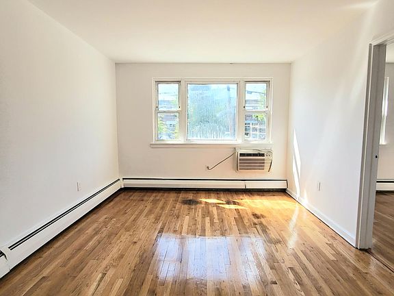 3rd image of 278 Graff Ave #2A