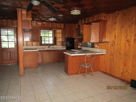 2nd image of 1221 Phillip Ave