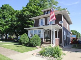 901 Forest Ave, Waterloo, IA 50702