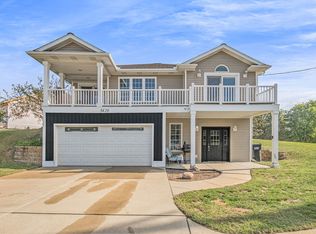 3426 Springbrook Dr NW, Grand Rapids, MI 49544