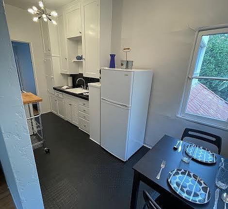 2nd image of 625 N Orange Dr APT 3