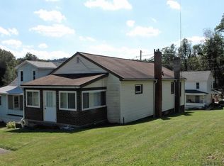 206 Emerald St, Johnstown, PA 15902
