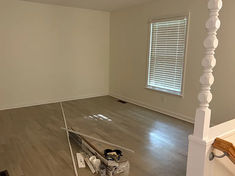 106 Lyon Ave — Photo 3