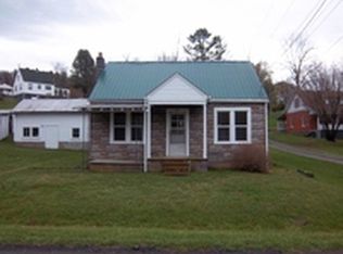 210 Kenbrook Dr, Galax, VA 24333