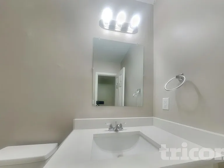 2407 Windridge Dr NE — Photo 13