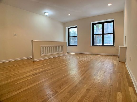 2nd image of 7 W 87th St APT 1