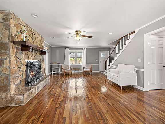 5th image of 390 Tranquil Dr