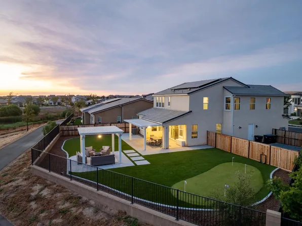 988 Horizon Dr, Madera, CA 93636