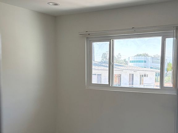 5th image of 1645 Amberwood Dr APT 14