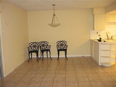 4th image of 60 Ann Lee Ln