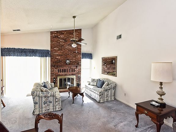 5th image of 1088 Sardis Cove Dr #10