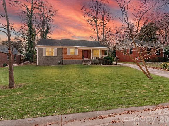 2nd image of 3728 Stonehaven Dr