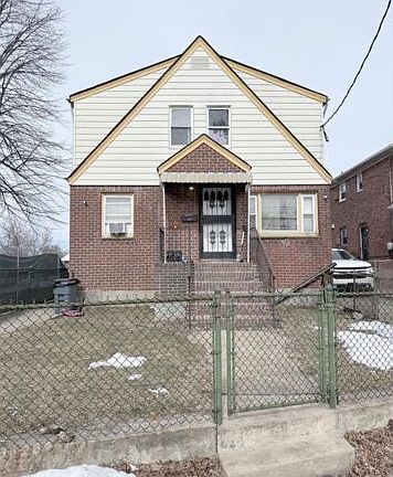 2nd image of 165-25 Union Tpke