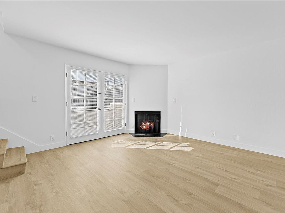 1st image of 1452 S Canfield Ave APT 101