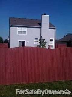 Back of House
						:
						Fence less than 2 years old