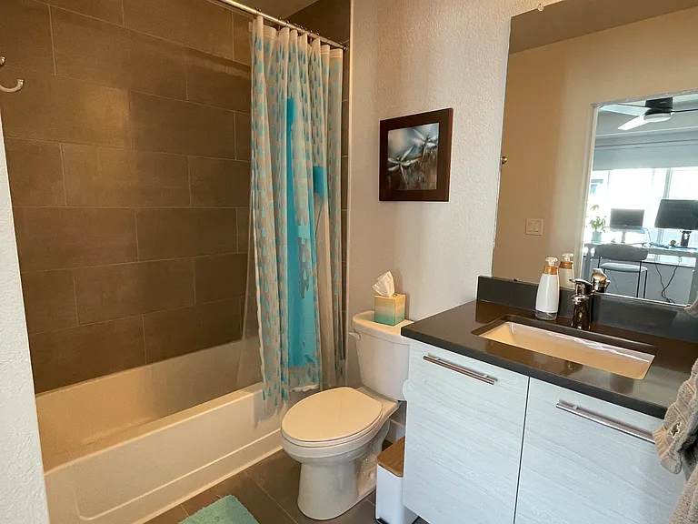 Second bedroom ensuite bathroom