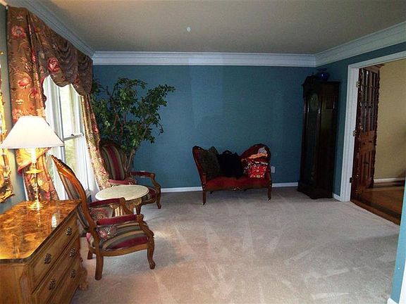 3rd image of 162 Feist Manor Dr