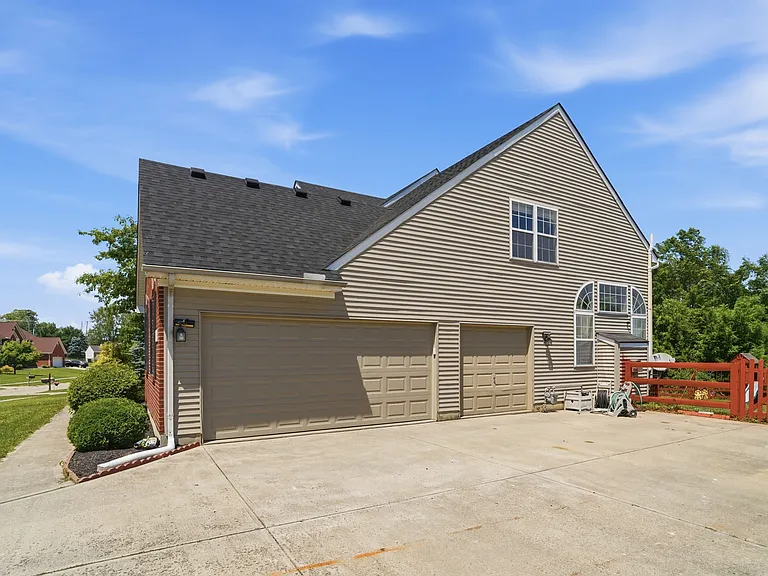 4918 Streamside Ct — Photo 51
