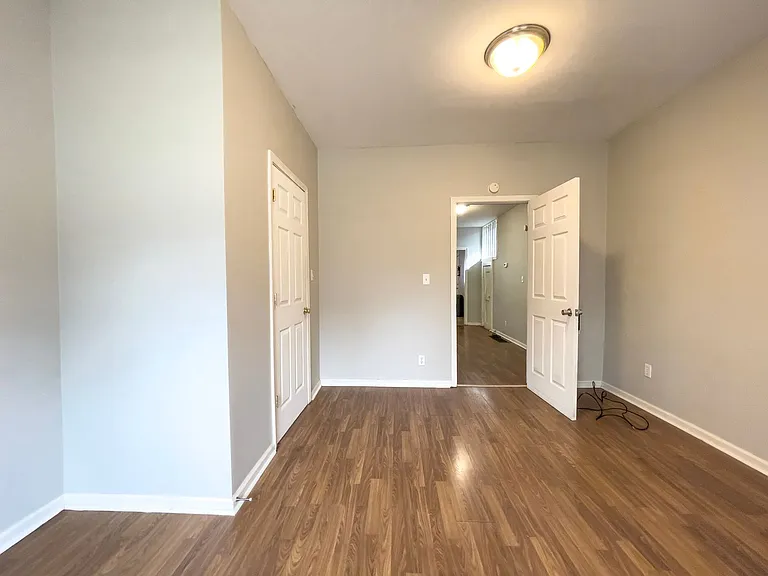 118 N Martin St — Photo 12