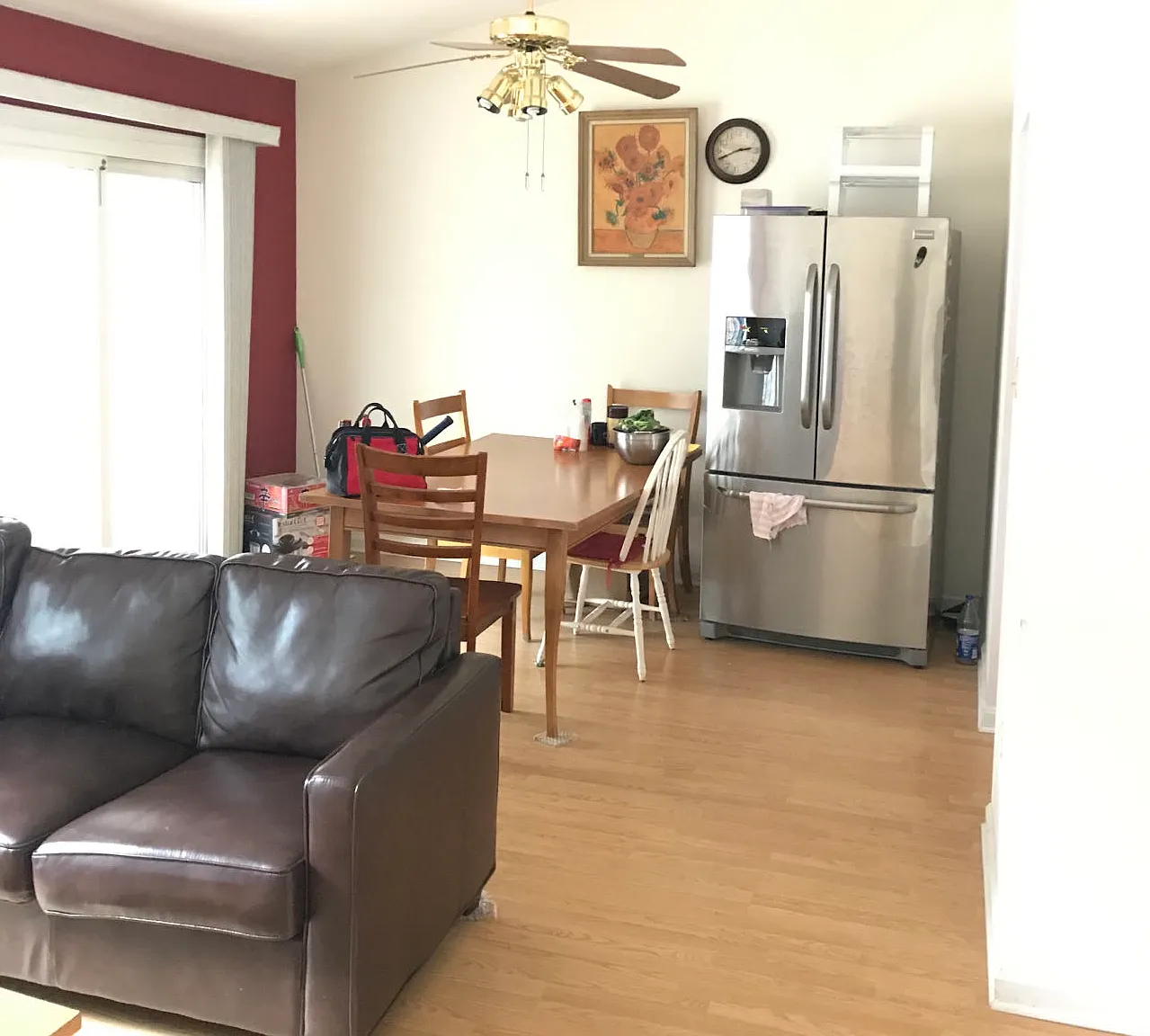 4 bed, 2200 sqft, $800 — Photo 2