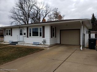 107 13th Ave W, Dickinson, ND 58601