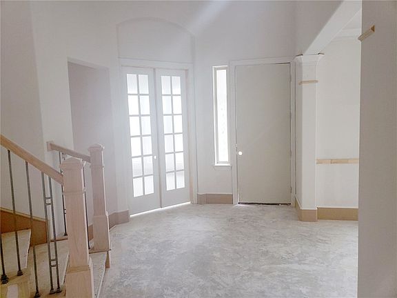 2nd image of 210 San Donato Cv