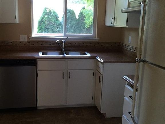 3rd image of 803 W 17th Ave