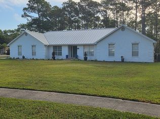 201 Yacht Club Dr, Niceville, FL 32578