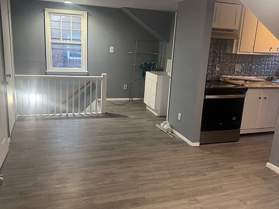 2nd image of 70 Tiffany Pl Fl 3rd