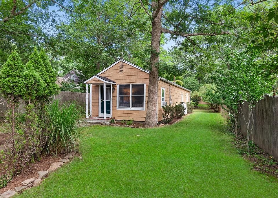 1st image of 107 Fort Pond Blvd
