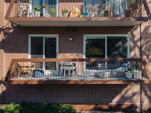 8000 W Foster Ln APT 208, Niles, IL 60714