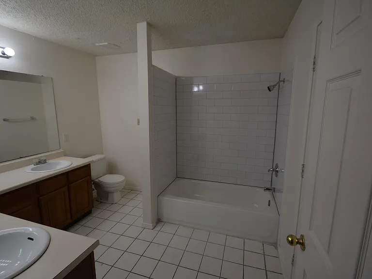 2508 Butterfield Dr — Photo 9