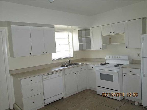 3rd image of 241 SE 3rd Ave