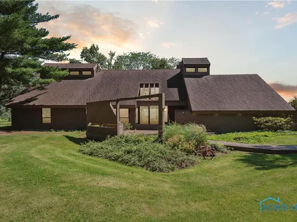 23866 W State Route 579, Curtice, OH 43412