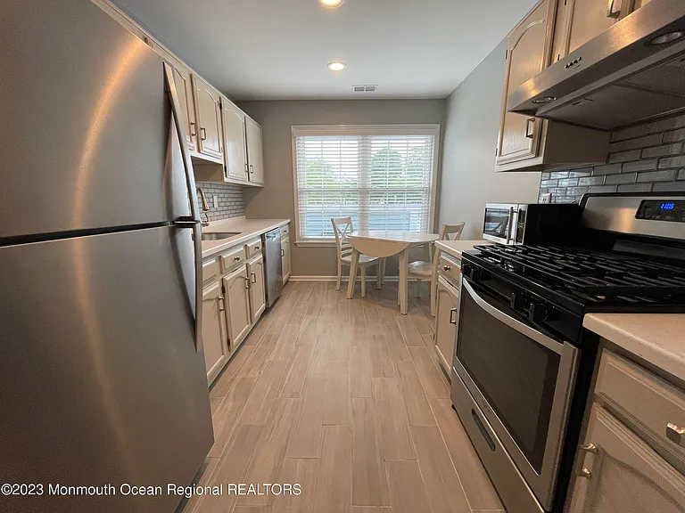 134 Cypress Ct — Photo 6