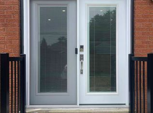 17 Rosemeade Ave Unit 2, Toronto, ON M8Y 3A2