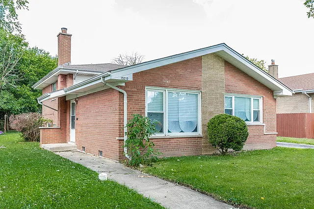 15210 Wabash Ave photo 1