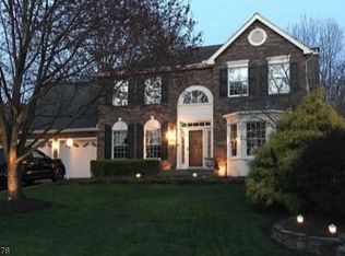 4 Woodland Ter, Bloomsbury, NJ 08804