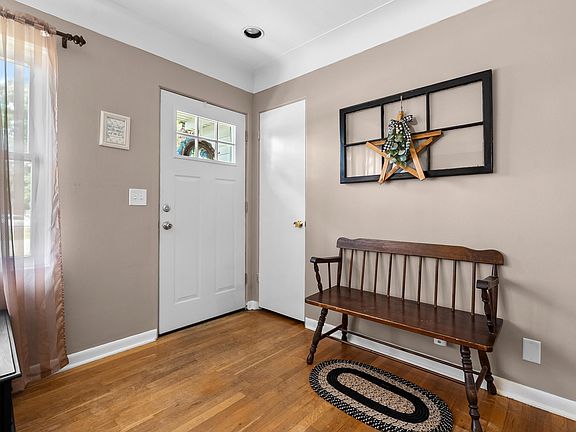 3rd image of 8027 Waylee St
