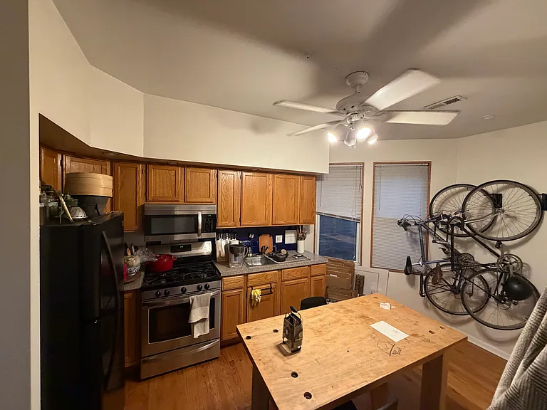 1525 W 19th St #1 — Photo 4