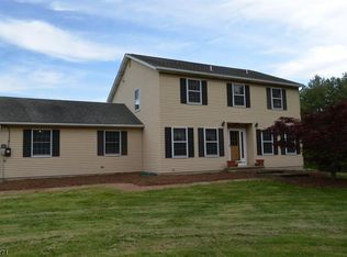 367 Oak Grove Rd, Pittstown, NJ 08867