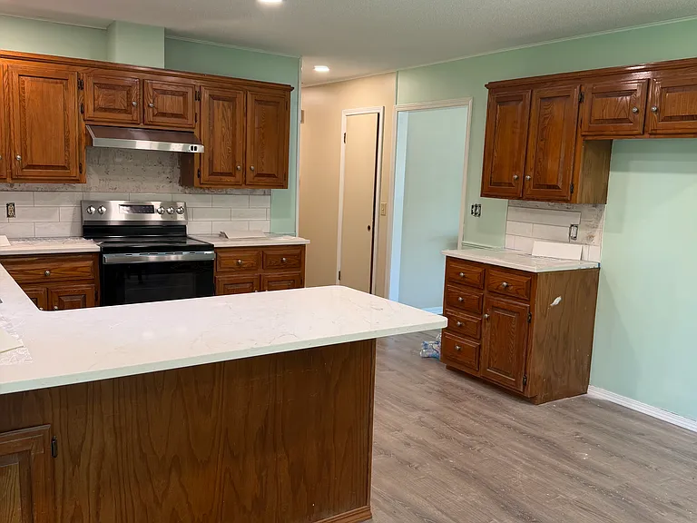 1204 W New Hope Rd — Photo 5