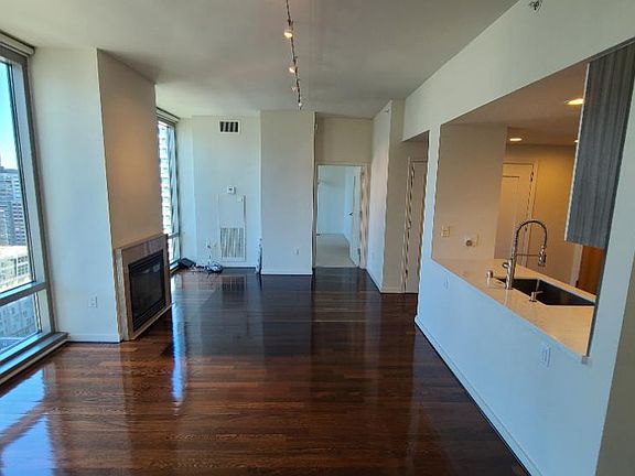 4th image of 333 1st St Penthouse 2104